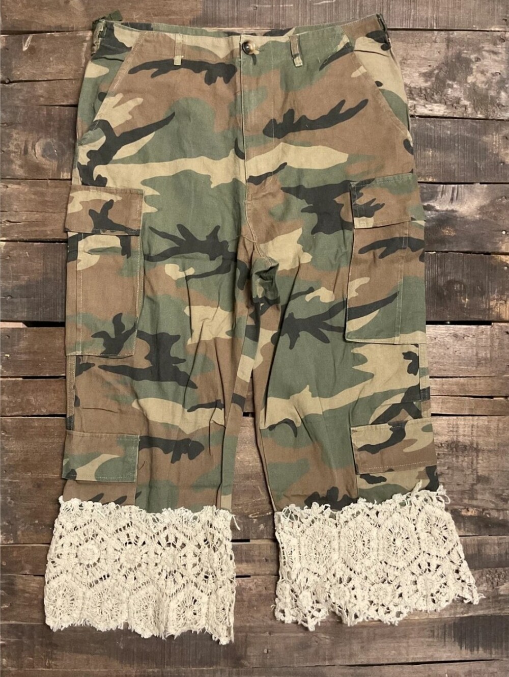 🔥BRAND NEW Wayward Soul Pants, Jaded Gypsy,Camo Cargo Cropped W/ Cream Lace Hem